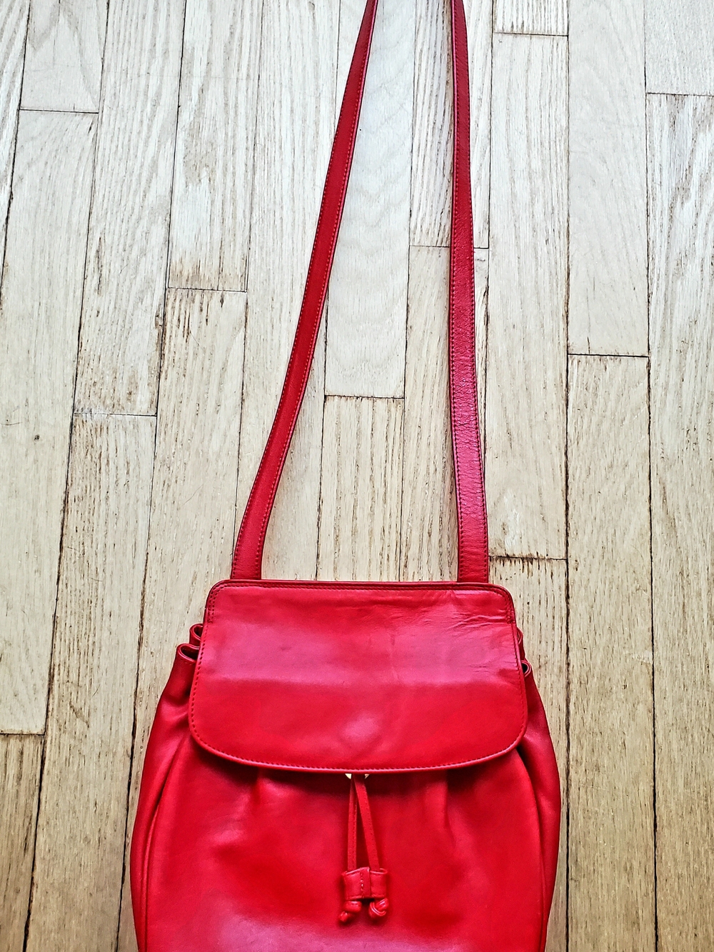 cherry bomb • vintage 1980s red leather bucket bag
